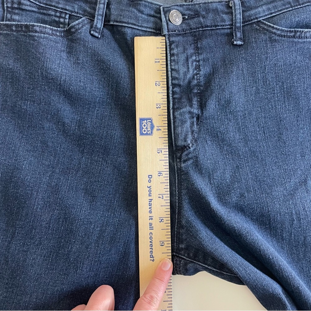 Sofia by Sofia Vergara “Melisa Flare” Dark Blue Jeans, size 16 - Picture 11 of 12